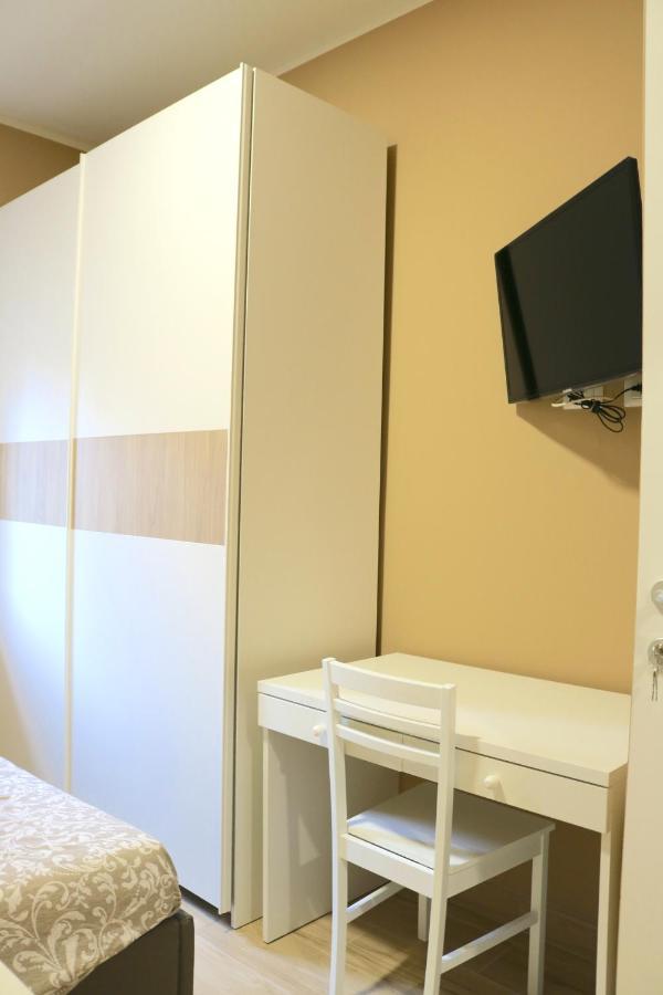 Portello Double Rooms Flat - 3 People Милано Екстериор снимка