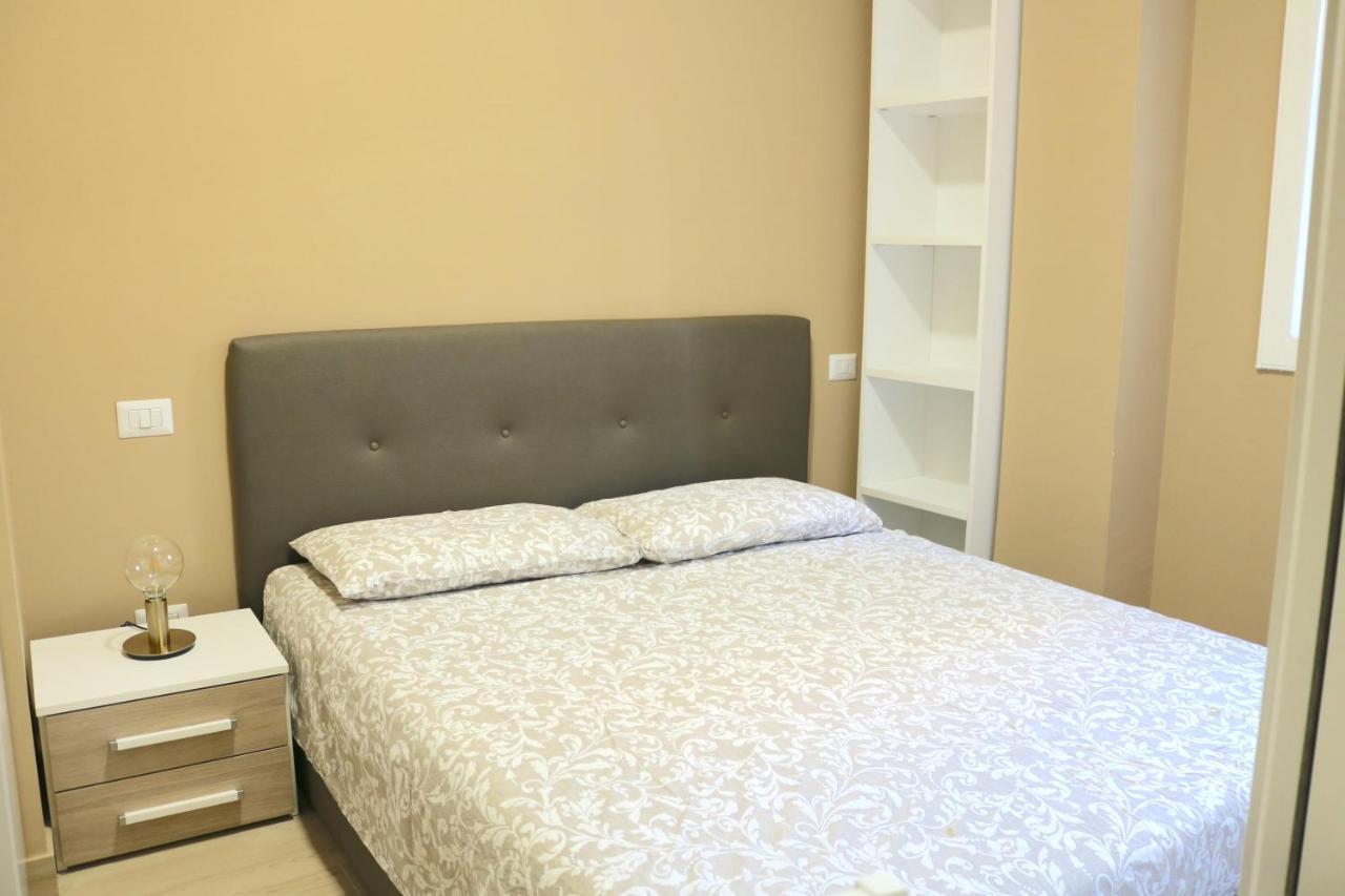 Portello Double Rooms Flat - 3 People Милано Екстериор снимка